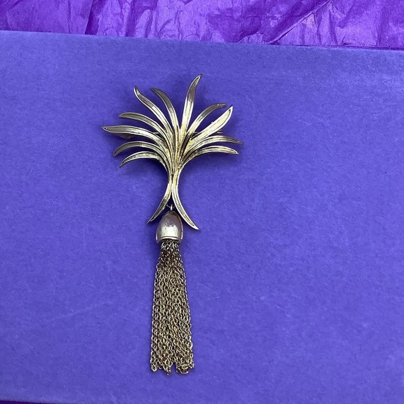 D’Orlan Mid Century Modern Tassel Gold Brooch - Picture 4 of 9